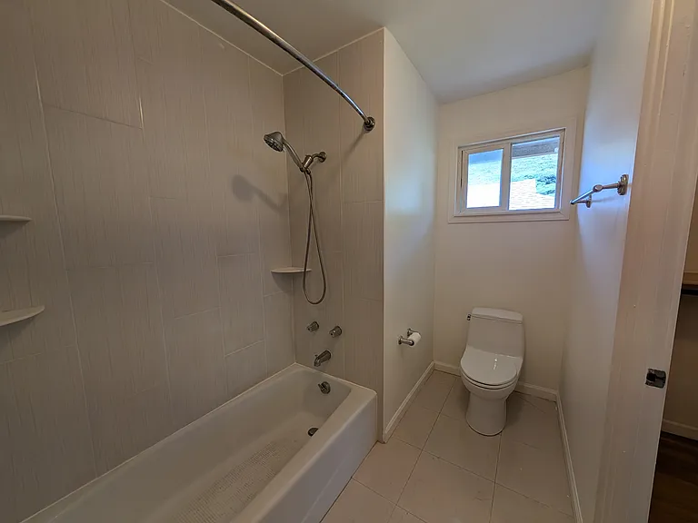 Master Bedroom Bathroom