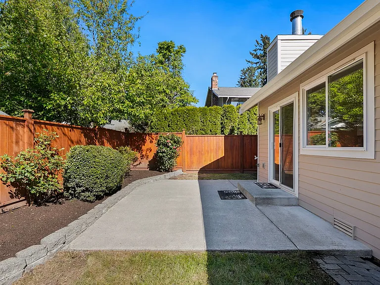 13020 NE 108th St — Photo 28