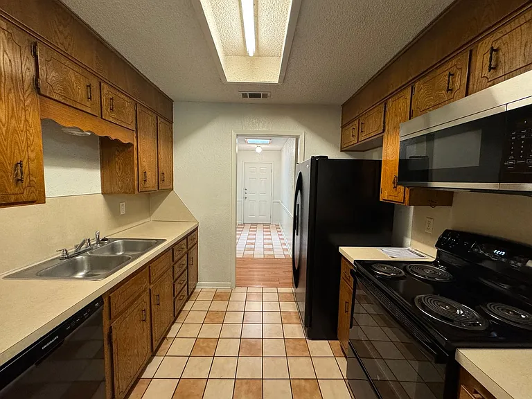1803 Fairway Dr — Photo 9
