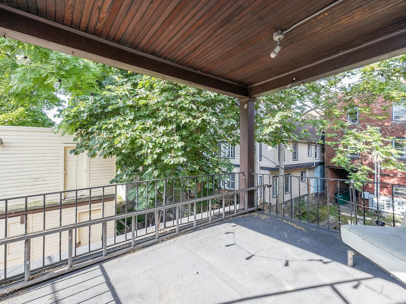 218 Lexington Ave — Photo 2