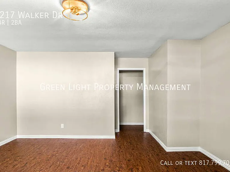 1217 Walker Dr — Photo 4