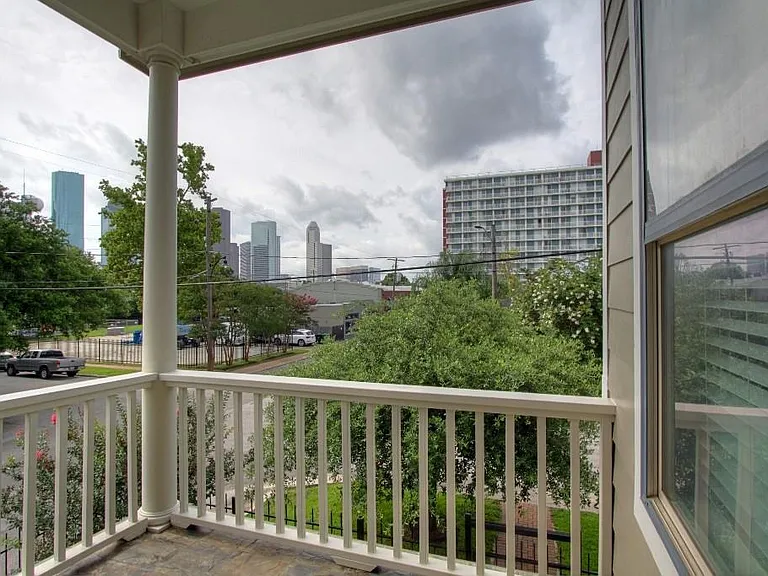 2104 State St — Photo 10