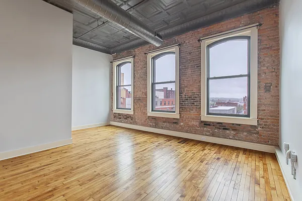 321 S Salina St #502 — Photo 6