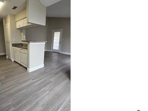 8752 Mallard Reserve Dr, Tampa, FL 33614