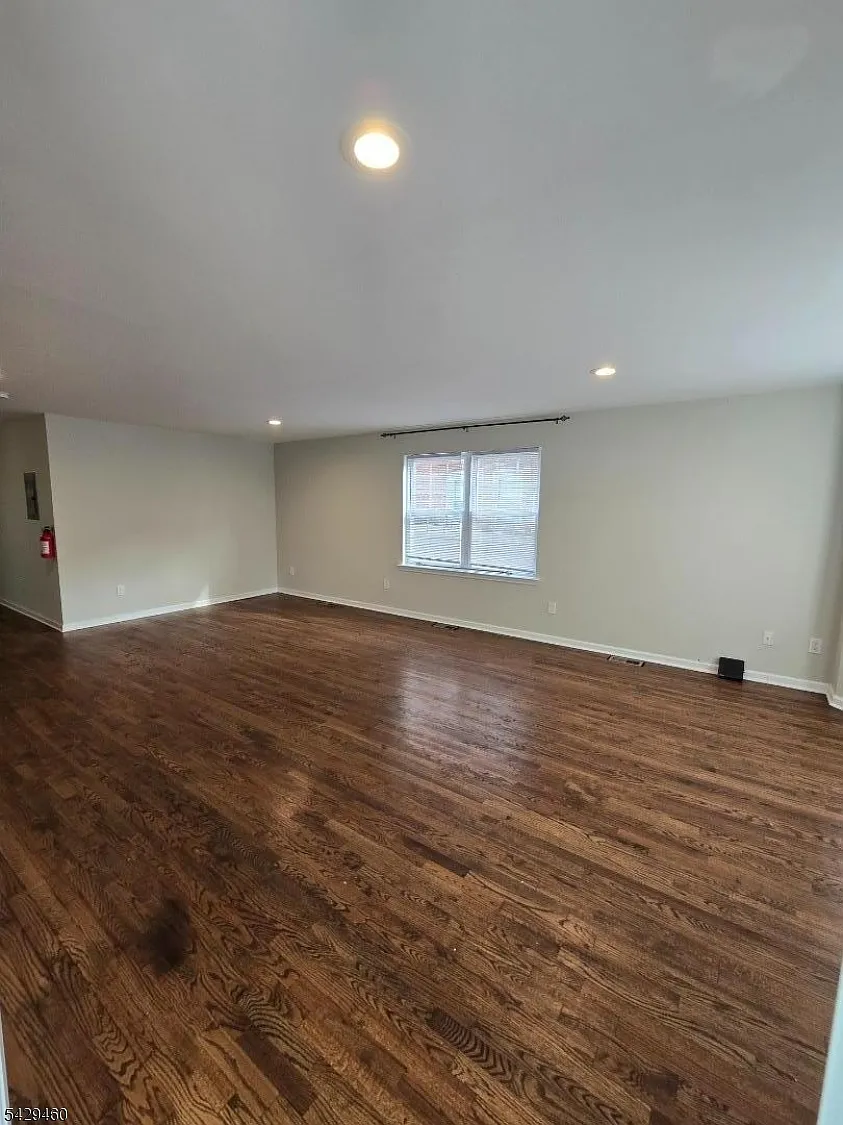 3 bed, 1.0 bath, $2,600 — Photo 4