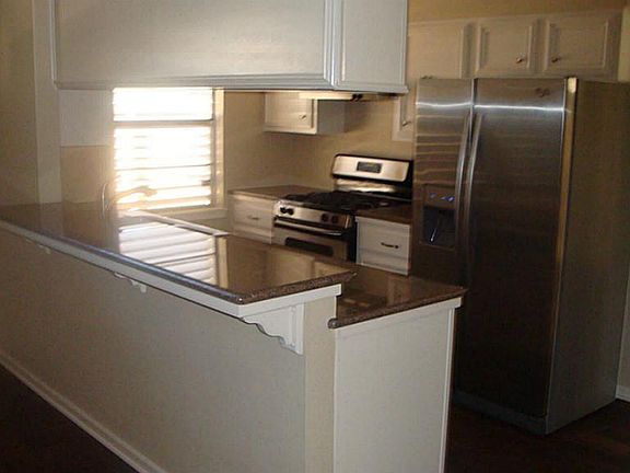 3rd image of 2115 36th St