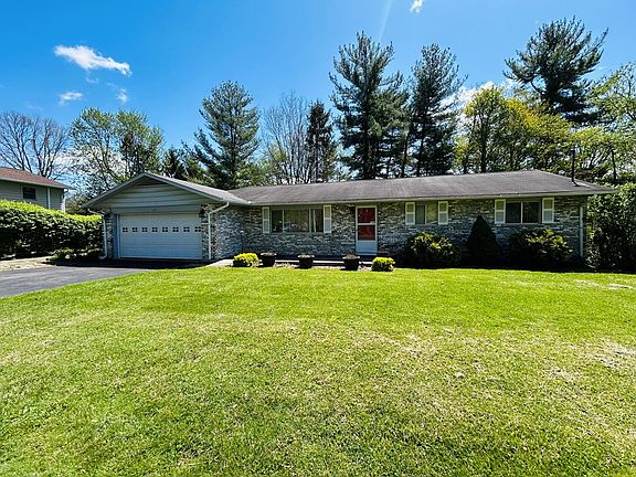 3rd image of 105 Olympia Dr