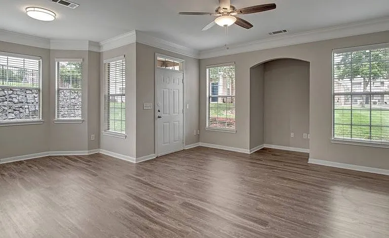 Hamptons at Woodland Pointe — Photo 6