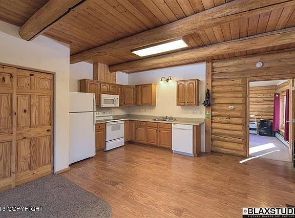 3rd image of 620 Merry Meadow Ln