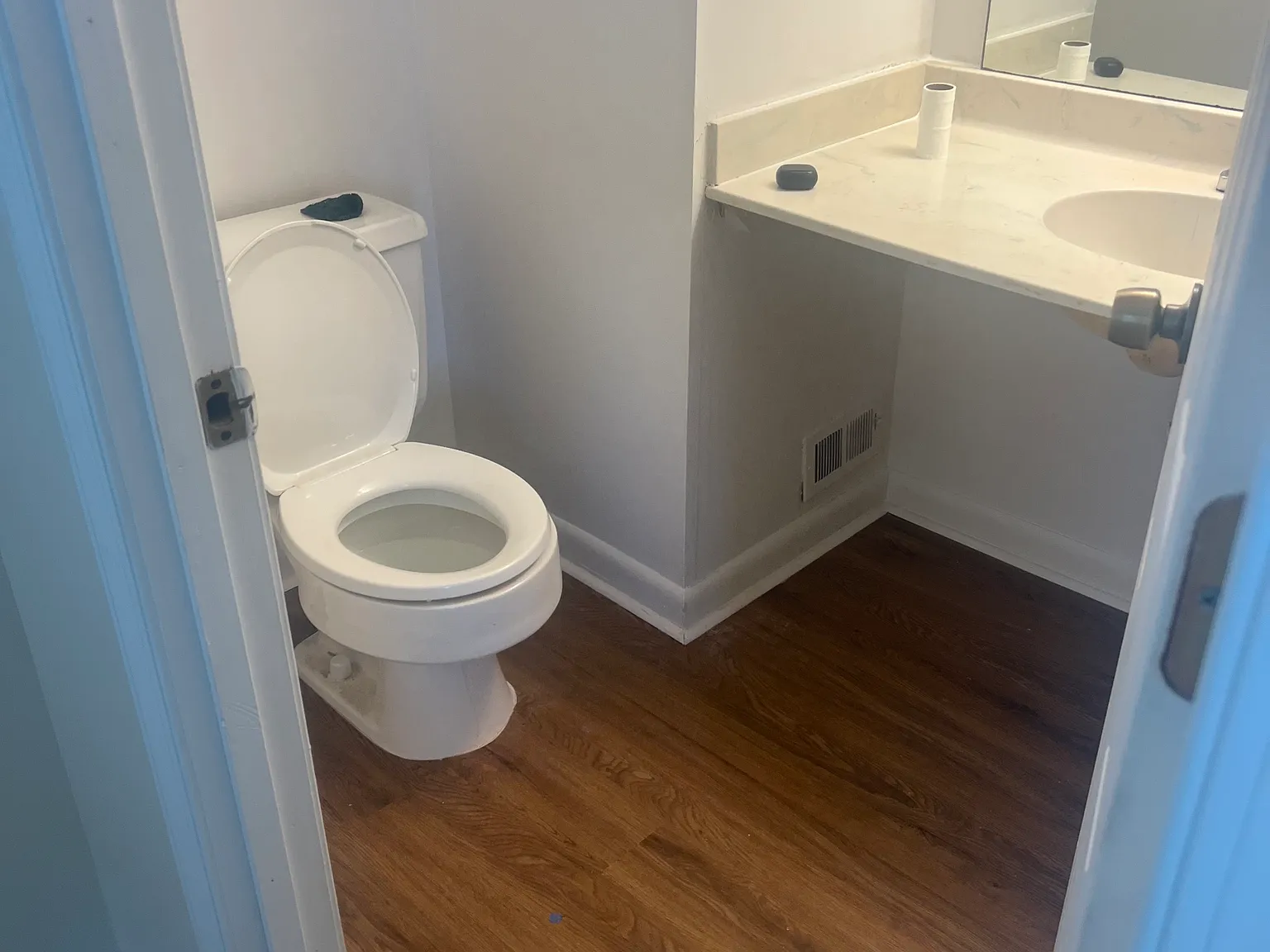 3 bed, 1.5 bath, 1240 sqft, $2,295 — Photo 4