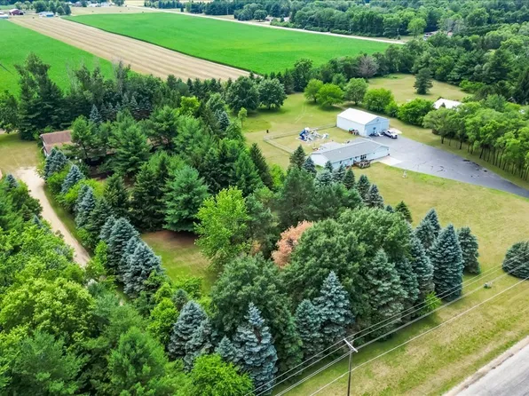 1834 Fischer Rd, South Beloit, IL 61080