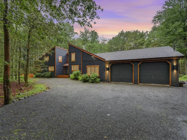 139 Conestoga Trl, Pocono Pines, PA 18350
