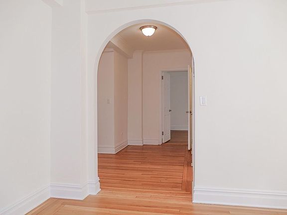 5th image of 404 E 55th St APT 11F