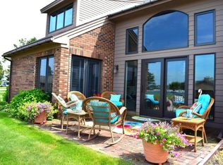 209 Harbor Dr, Ludington, MI 49431