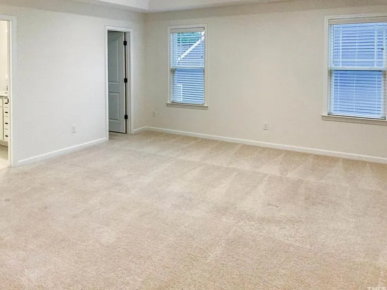 240 Oak Park Blvd — Photo 8