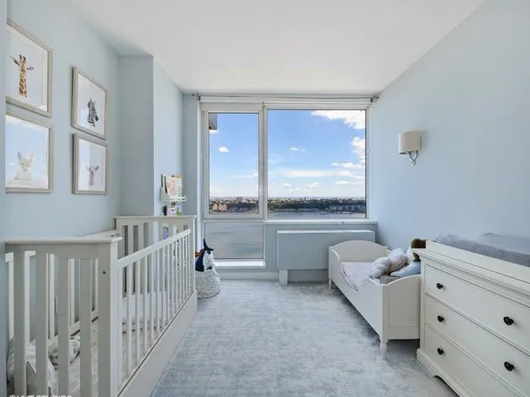 635 West 42nd Street image 24 of 47