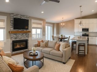 1941 Waters Edge Dr, Minooka, IL 60447