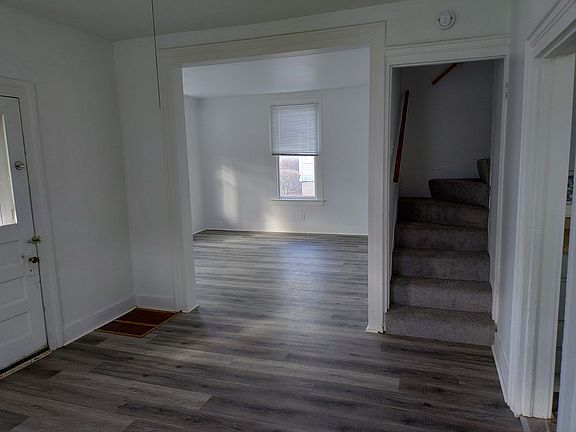 4th image of 621 E Church St
