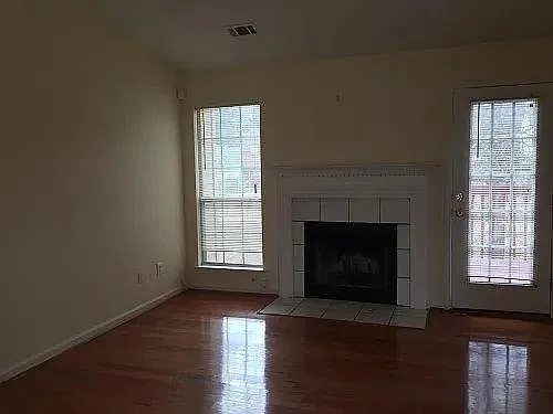 4 bed, 2.5 bath, 1210 sqft, $1,765 — Photo 3