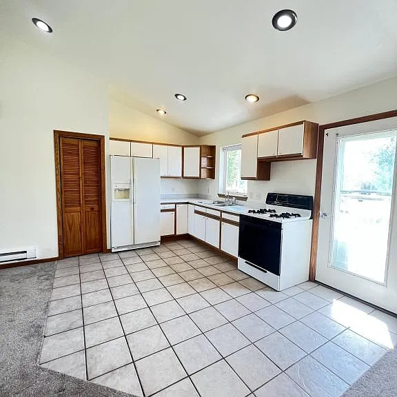 261 Wintergreen Dr — Photo 4