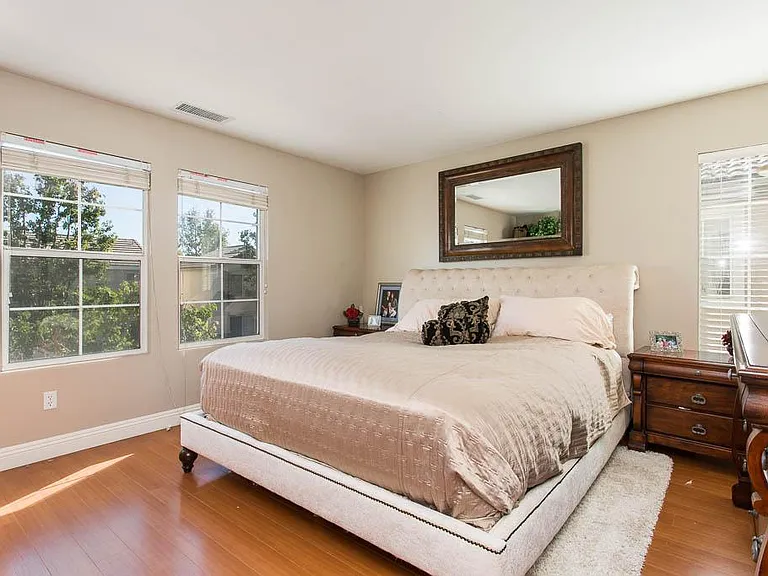 2527 Aurora Ln — Photo 11
