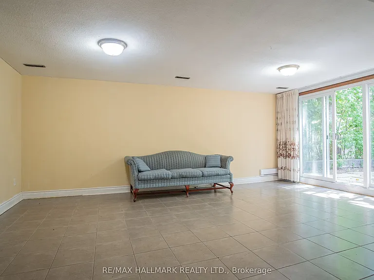 399 Lawrence Ave W #BASEMENT — Photo 10