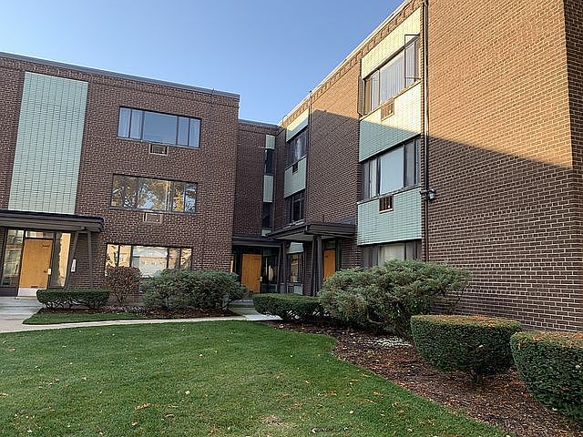 1st image of 3453 W Bryn Mawr Ave #2B