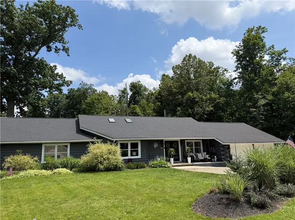 10710 Seminole Shore Dr, Huntsville, OH 43324