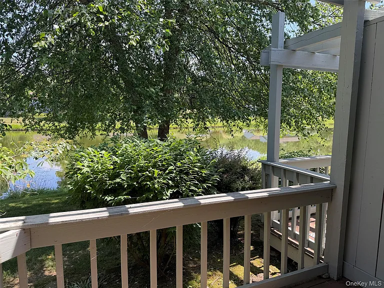 15 Pond Dr W — Photo 4