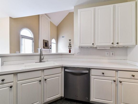 5th image of 4013 Brockett Oaks