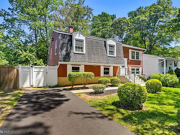 4th image of 1052 Lido Dr