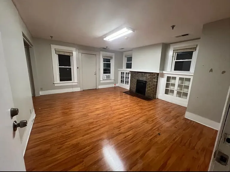 Room 207 - private balcony access