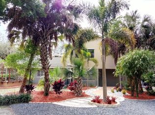 665 W Pine Rd, Melbourne Village, FL 32904
