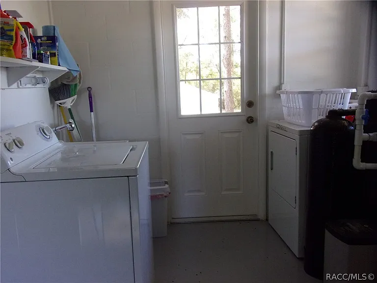 1821 Kimberly Ln — Photo 34