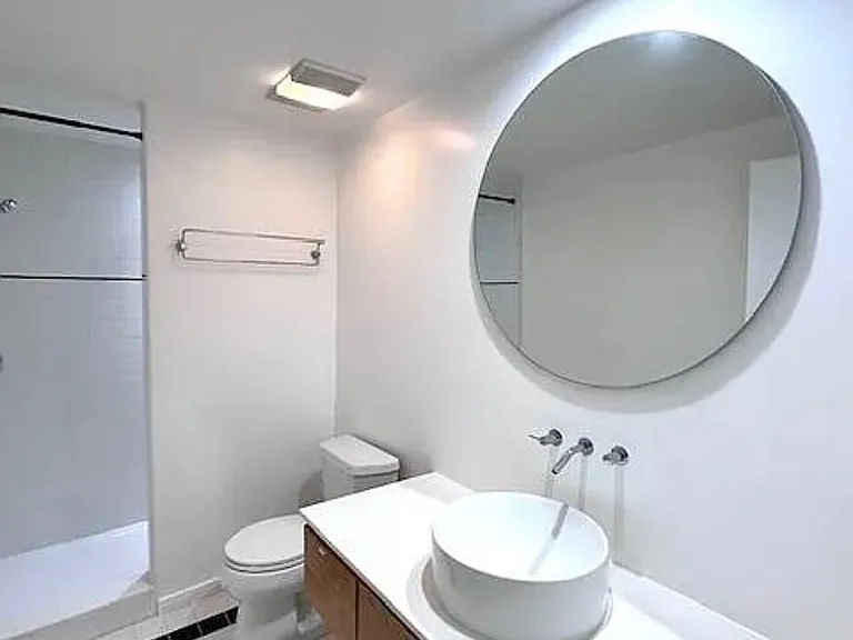 1346 N Laurel Ave #104 — Photo 4