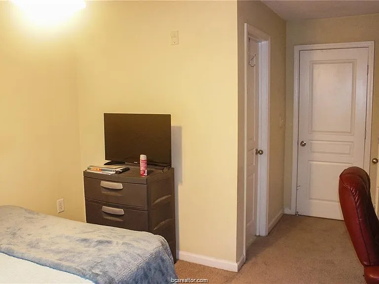 1725 Harvey Mitchell Pkwy S #2223 — Photo 9