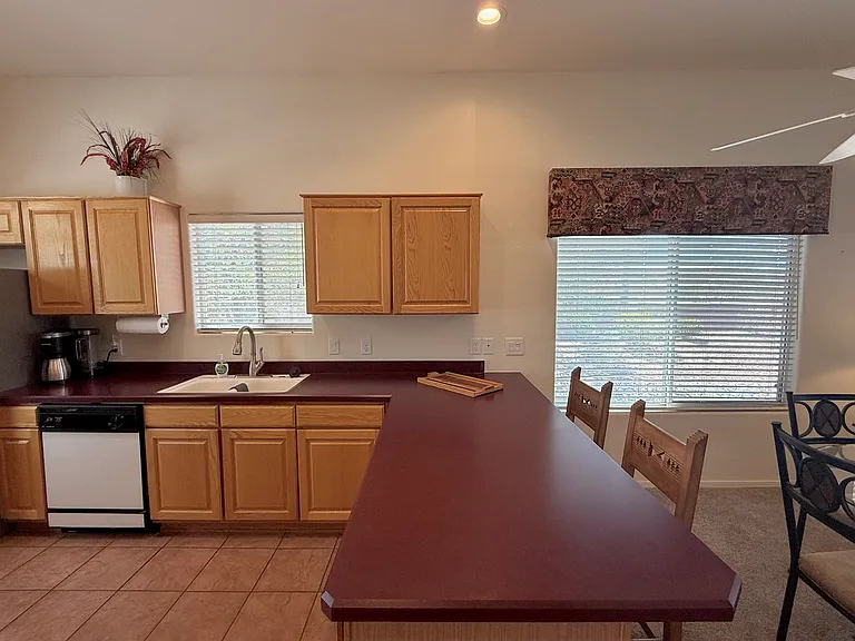 4685 S Tropicana Dr — Photo 5
