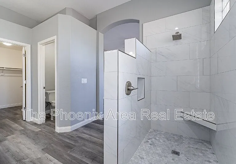 231 S Beverly St — Photo 32