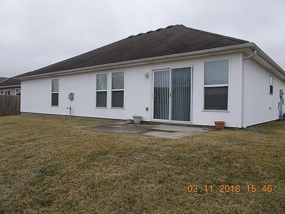 4th image of 422 SW Graystone Dr
