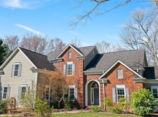 10122 Deer Brook Ln, Charlotte, NC 28210