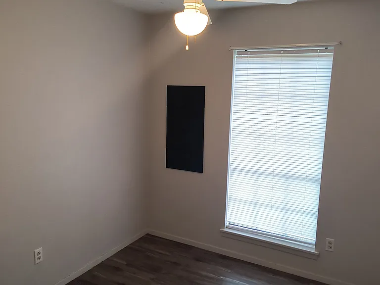 2203 Crestwood — Photo 7