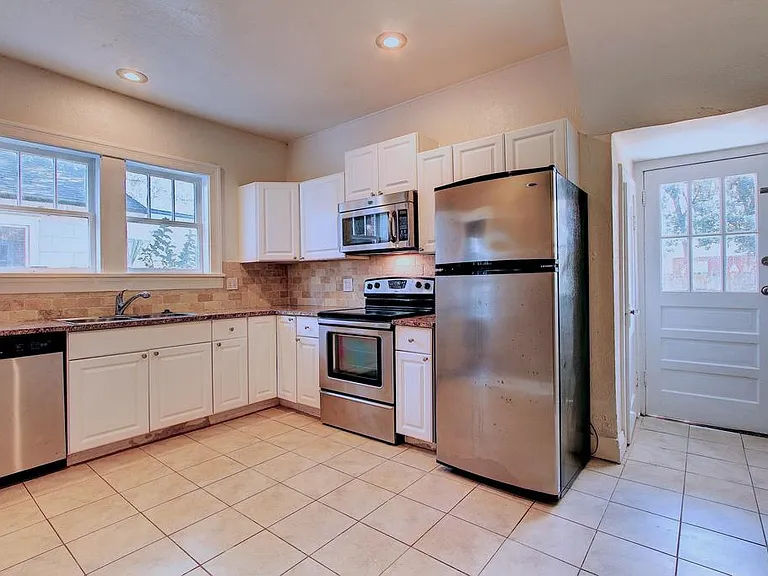 2536 Dellwood Ave — Photo 11