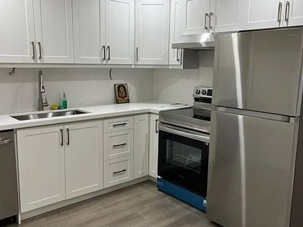 22 Temple Mnr #Basement, Brampton, ON L6Y 6C5