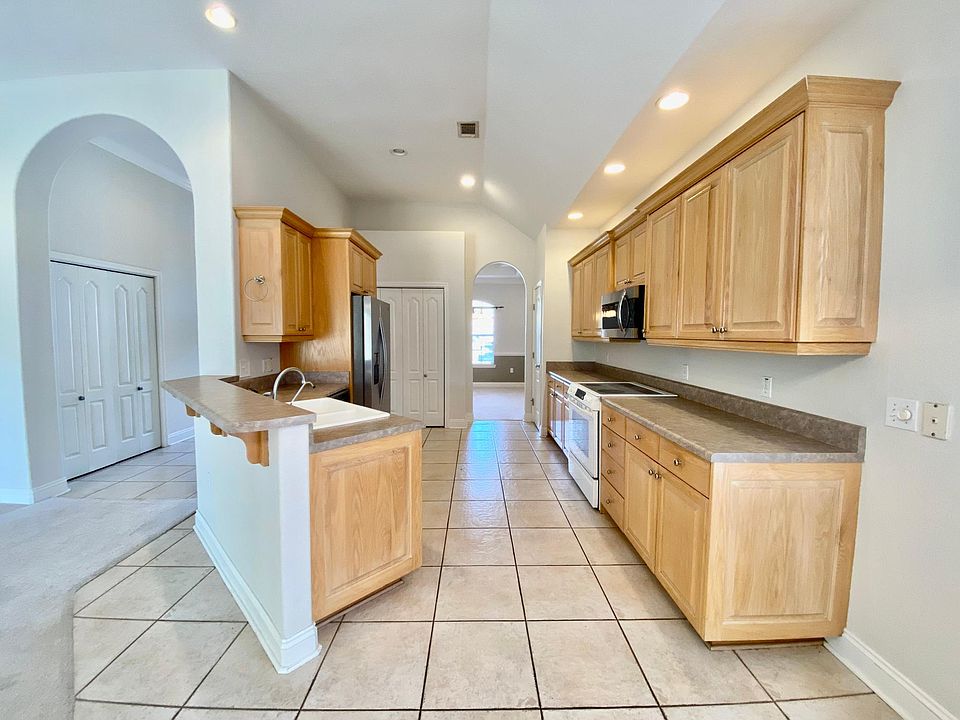 1st image of 4091 Oak Pointe Dr