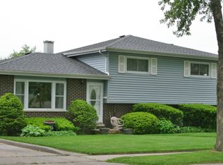 157 S Clarendon Ave, Addison, IL 60101