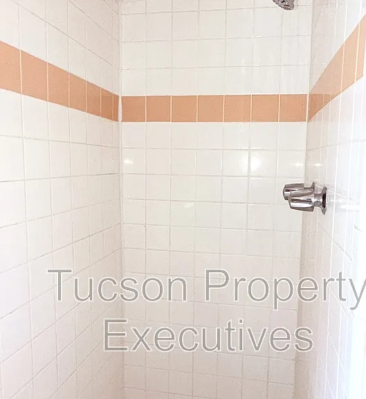 1233 E Mabel St #3 — Photo 5