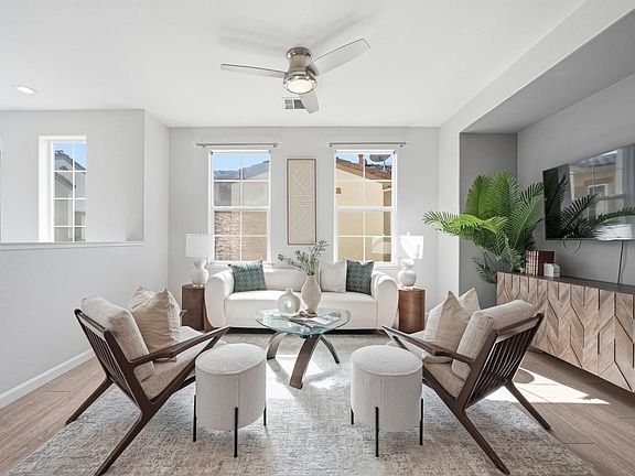 3rd image of 770 Claridad Loop