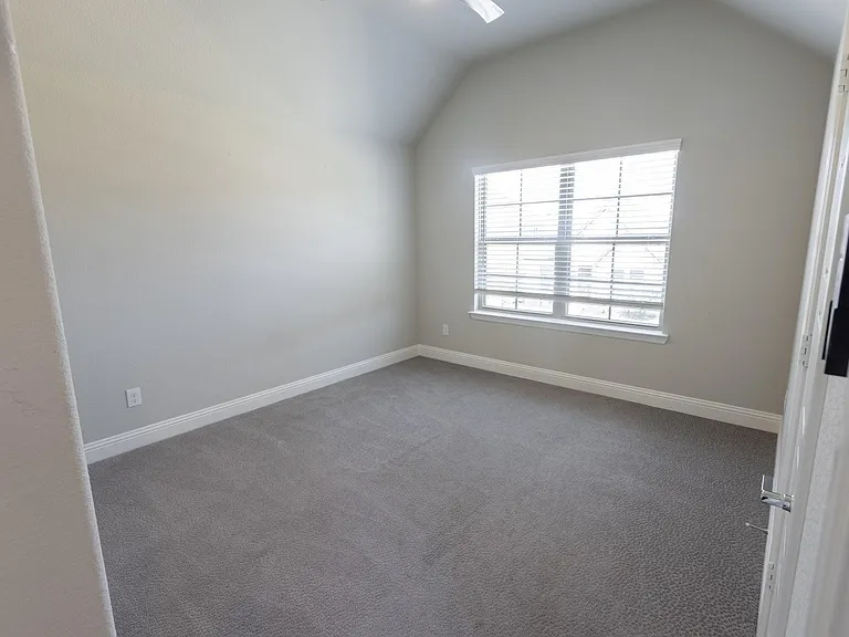 8521 Ottowa Rdg — Photo 18