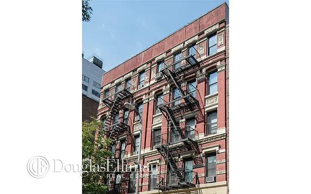 Rented by Douglas Elliman | media 25