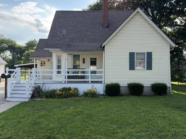 235 N Carrollton St, White Hall, IL 62092